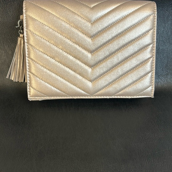 NEW Neiman Marcus Rose Gold Metallic Chevron Quilted Clutch with Tassel Detail - Picture 1 of 6